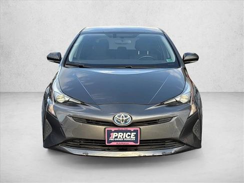 Used 2016 Toyota Prius Three image 2