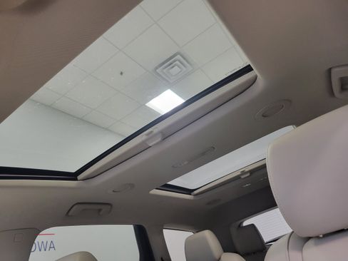 Used 2019 Buick Enclave Essence image 16