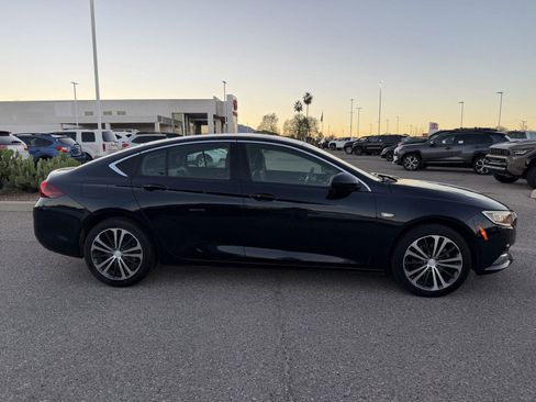 Used 2018 Buick Regal Preferred image 6