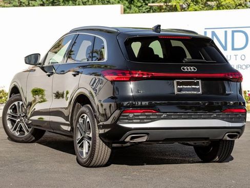 Certified 2025 Audi Q5 Premium Plus w/ Premium Plus AWD/4WD image 9