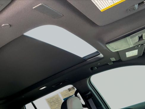 Used 2025 Chevrolet Traverse LT w/ Enhanced Driving Package FWD image 14