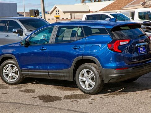 Used 2022 GMC Terrain SLE w/ LPO, Cargo Package image 7