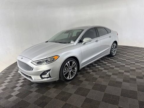 Used 2019 Ford Fusion Titanium AWD/4WD image 3