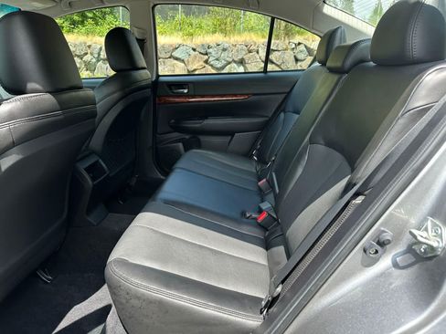Used 2010 Subaru Legacy 2.5i Limited AWD/4WD image 11