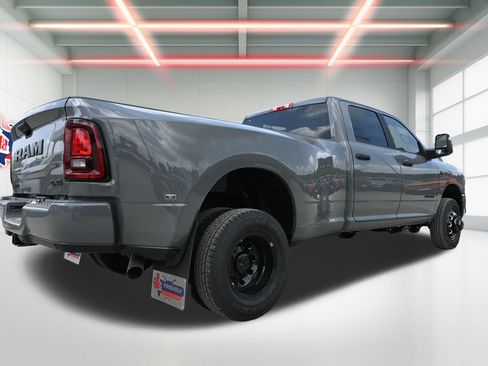 New 2026 RAM 3500 Big Horn AWD/4WD image 3