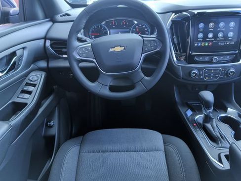 Used 2023 Chevrolet Traverse LT AWD/4WD image 2