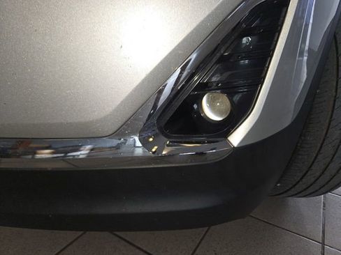 Used 2018 GMC Terrain SLT w/ Preferred Package image 24