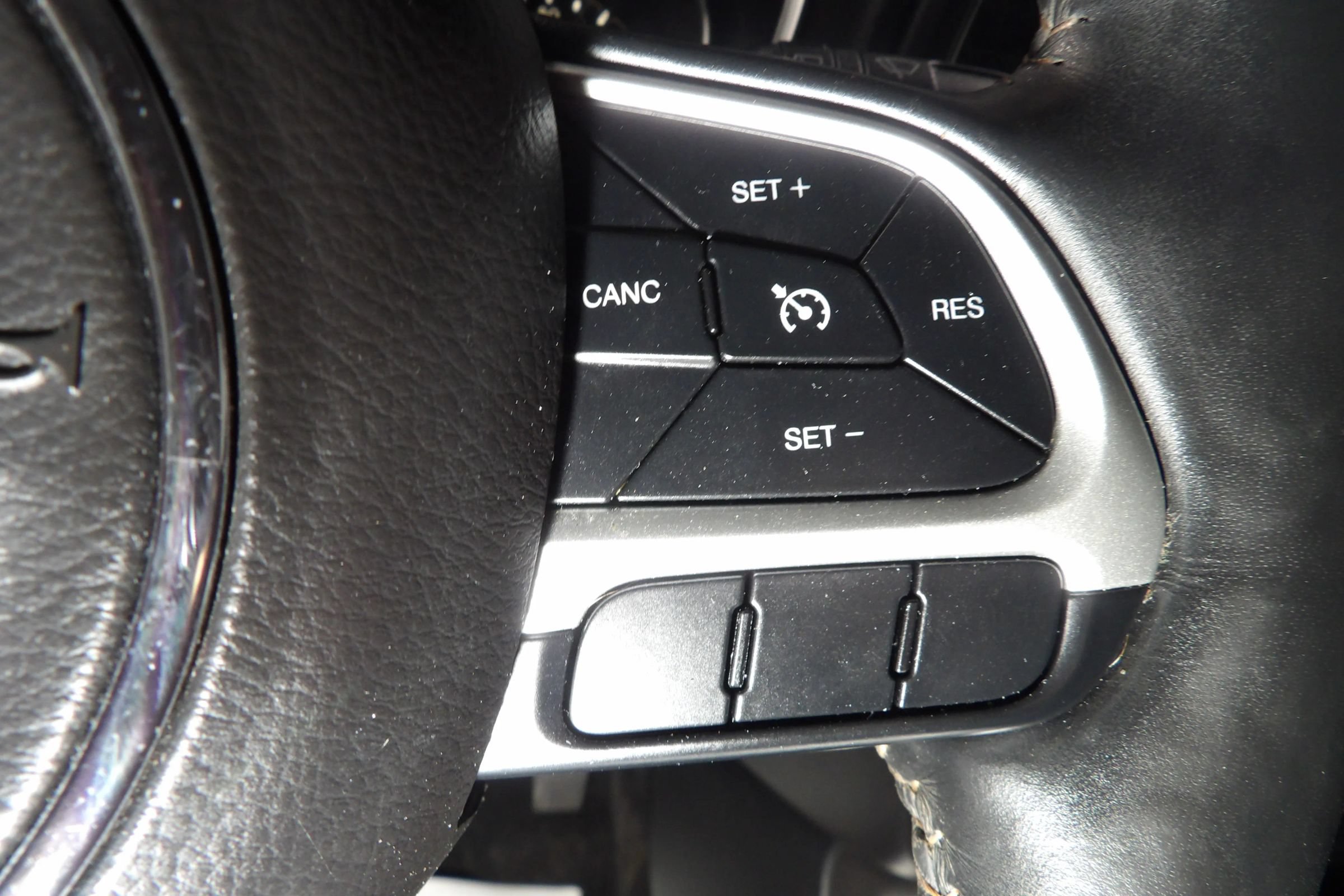 Used 2018 Jeep Compass Latitude w/ Popular Equipment Group AWD/4WD image 21