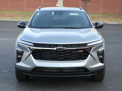 New 2026 Chevrolet Trax RS w/ Sunroof Package FWD image 24