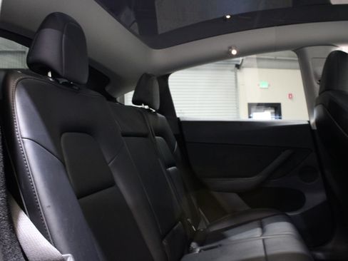 Used 2023 Tesla Model Y Long Range AWD/4WD image 16