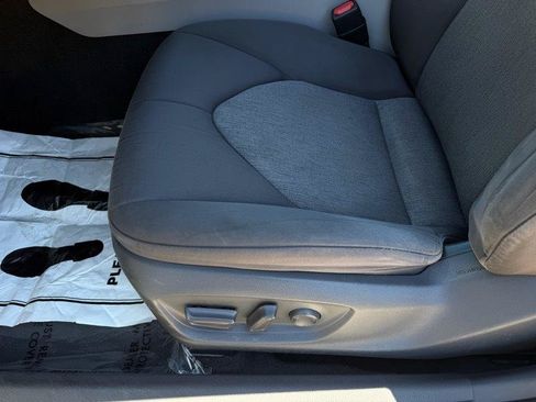 Used 2019 Toyota Camry LE w/ Carpet Mat Package FWD image 51