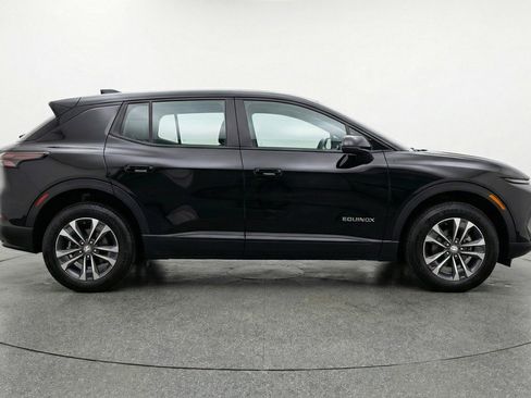 Used 2025 Chevrolet Equinox LT image 11