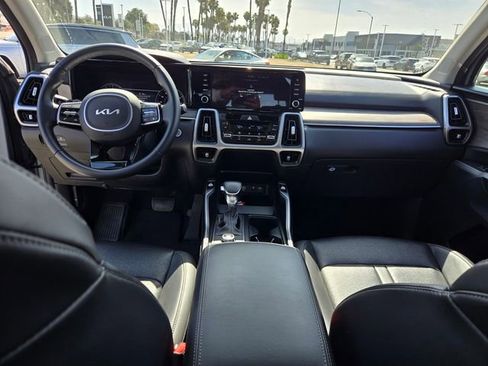 Used 2023 Kia Sorento EX w/ Panoramic Sunroof Package FWD image 15