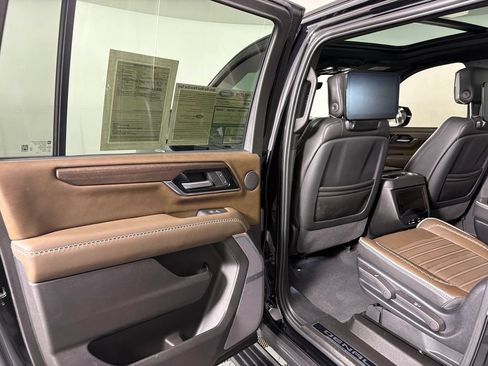 Used 2025 GMC Yukon XL Denali Ultimate AWD/4WD image 29
