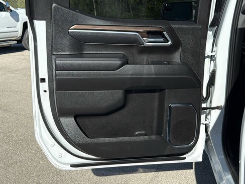 Used 2025 Chevrolet Silverado 1500 LT image 13