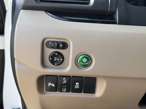 Certified 2020 Honda Pilot Touring image 13