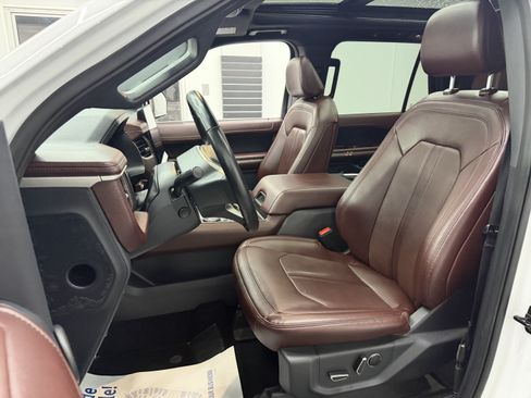 Used 2024 Ford Expedition Max Limited AWD/4WD image 14
