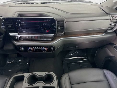 Used 2024 GMC Sierra 1500 SLT image 24