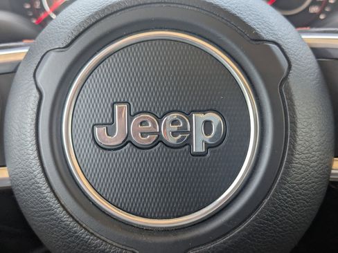 Used 2022 Jeep Gladiator Mojave w/ Cold Weather Group image 36