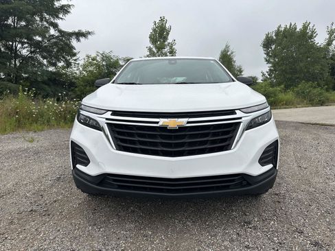 Used 2022 Chevrolet Equinox LS w/ Driver Confidence II Package AWD/4WD image 3