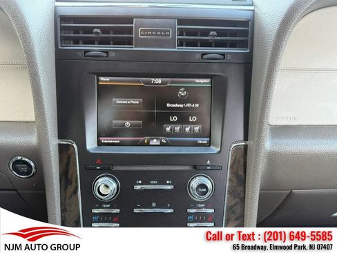 Used 2015 Lincoln Navigator 4WD image 23
