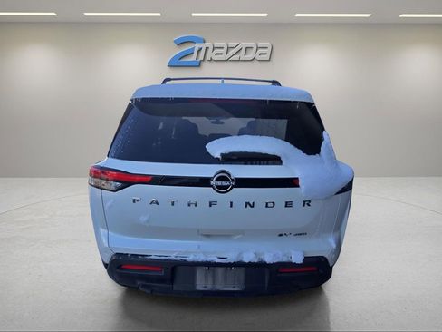 Used 2023 Nissan Pathfinder SV image 13
