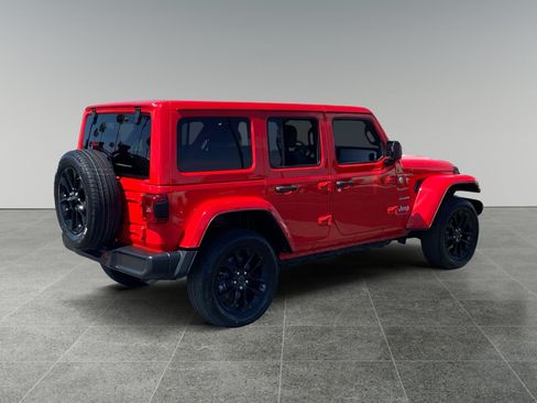 Used 2024 Jeep Wrangler Unlimited Sahara AWD/4WD image 5