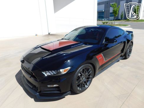 Used 2017 Ford Mustang GT Premium image 8
