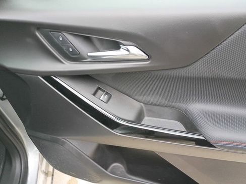 Used 2025 Chevrolet Equinox RS w/ Safety and Technology Package image 11