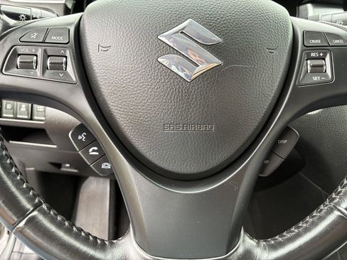 Used 2010 Suzuki Kizashi GTS AWD/4WD image 8