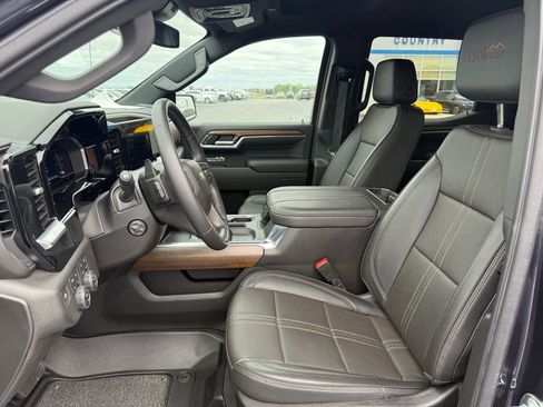 Used 2023 Chevrolet Silverado 1500 High Country image 14