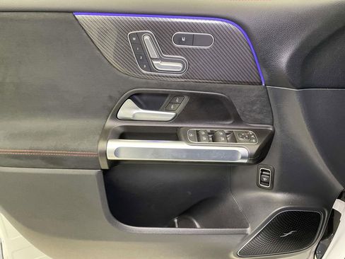 Used 2025 Mercedes-Benz GLB 35 AMG 4MATIC image 33