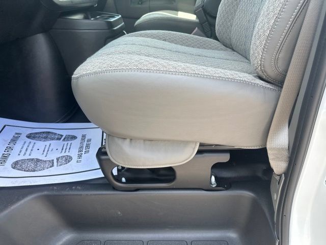 New 2026 Chevrolet Express 2500 w/ Communications Package RWD image 16