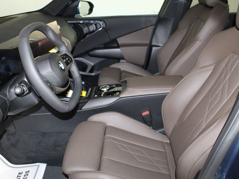 Used 2025 BMW X3 xDrive30i w/ Premium Package image 5