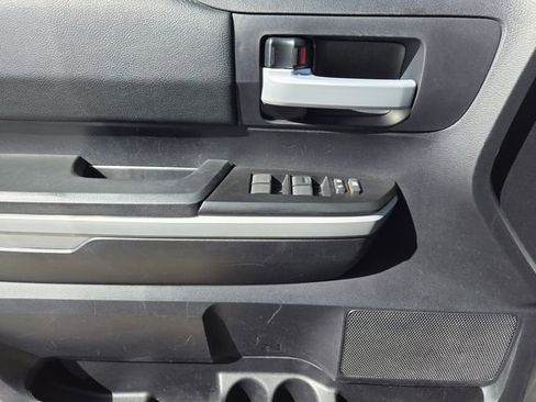 Used 2020 Toyota Tundra SR5 w/ SR5 Upgrade Package image 25