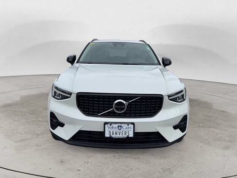 Certified 2025 Volvo XC40 B5 Plus AWD/4WD image 30