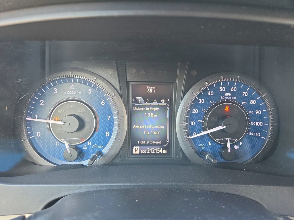 Used 2015 Toyota Sienna XLE FWD image 27