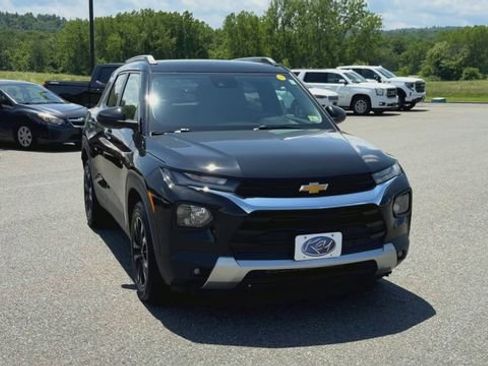 Used 2023 Chevrolet TrailBlazer LT FWD image 3