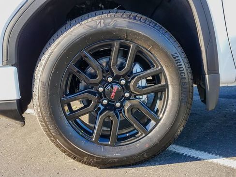 New 2026 GMC Sierra 1500 Elevation image 7