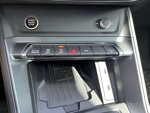 Used 2023 Audi Q3 2.0T Premium Plus w/ Premium Plus Package AWD/4WD image 28