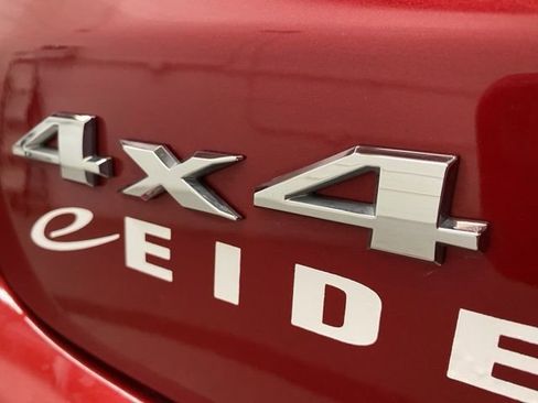 Used 2025 Jeep Compass Limited image 30