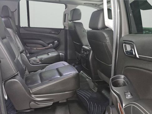 Used 2018 GMC Yukon XL SLT w/ Open Road Package AWD/4WD image 13