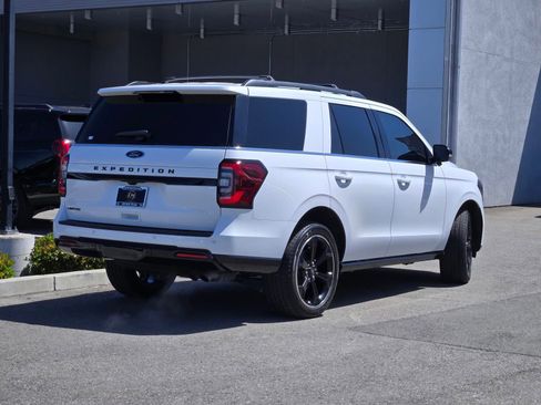 Certified 2023 Ford Expedition Limited AWD/4WD image 4