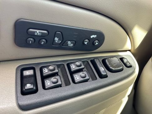 Used 2005 Chevrolet Suburban LT w/ Preferred Equipment Group AWD/4WD image 26