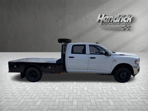 Used 2024 RAM 3500 Tradesman w/ Chrome Appearance Group AWD/4WD image 10