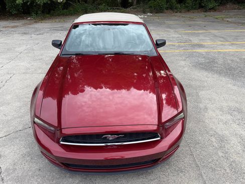 Used 2014 Ford Mustang Convertible image 3