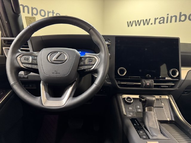 Used 2025 Lexus GX 550 w/ Accessory Package (2T) AWD/4WD image 9