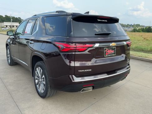 Used 2023 Chevrolet Traverse Premier FWD image 7