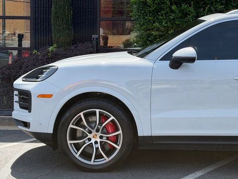 Used 2024 Porsche Cayenne S AWD/4WD image 10
