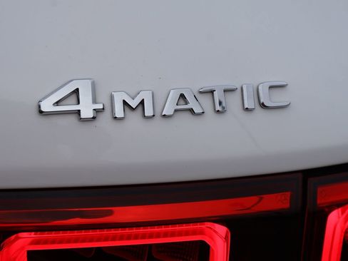 Used 2022 Mercedes-Benz GLB 250 4MATIC image 7